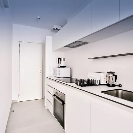 Renaissance Park Apartment *