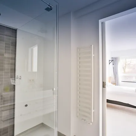 Renaissance Park Apartment *